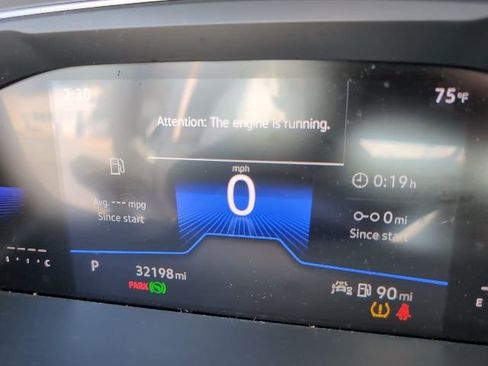 Used 2023 Volkswagen Tiguan SE image 12