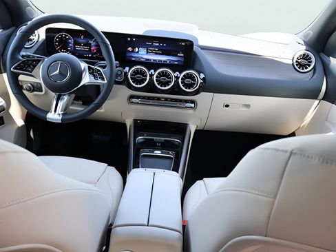 New 2026 Mercedes-Benz GLA 250 4MATIC image 13
