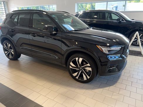 Used 2024 Volvo XC40 B5 Plus w/ Climate Package AWD/4WD image 7