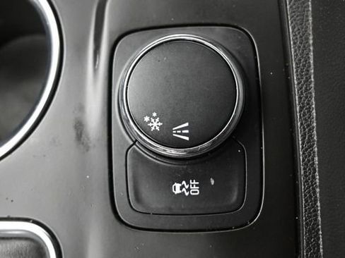 Used 2019 Chevrolet Traverse LT w/ LT Premium Package image 16