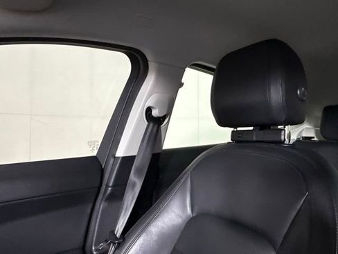 Certified 2020 Jaguar E-PACE image 17