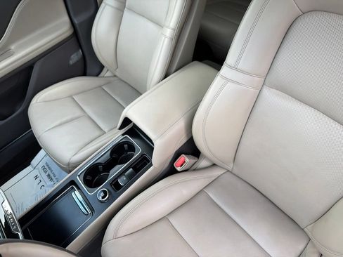 Used 2023 Lincoln Corsair AWD w/ Equipment Group 101A image 16