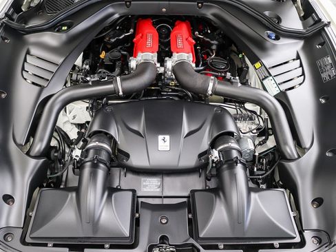 Used 2017 Ferrari California T RWD image 44