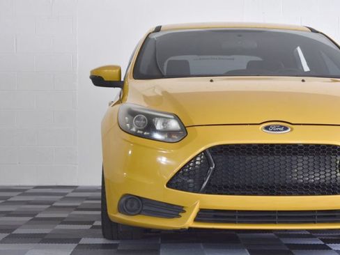 Used 2013 Ford Focus ST FWD image 32