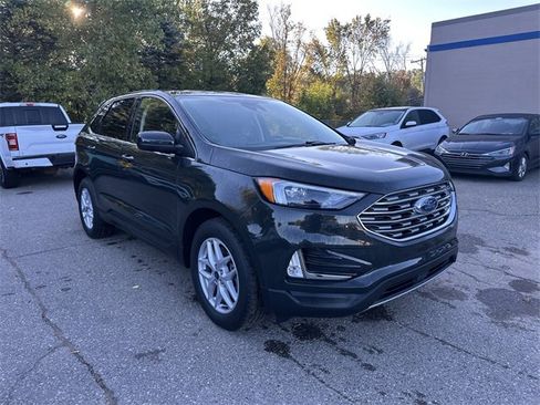 Certified 2022 Ford Edge SEL w/ Convenience Package image 3