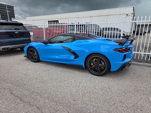 Used 2024 Chevrolet Corvette Stingray Premium Conv w/ Z51 Performance Package RWD image 4