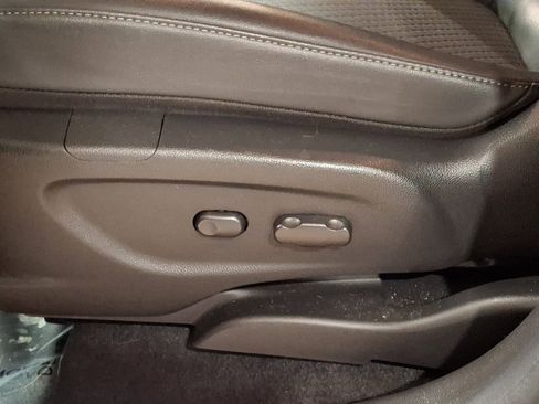 Certified 2022 Buick Encore Preferred w/ Safety Package AWD/4WD image 17