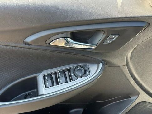 Used 2023 Chevrolet Malibu LT FWD image 16