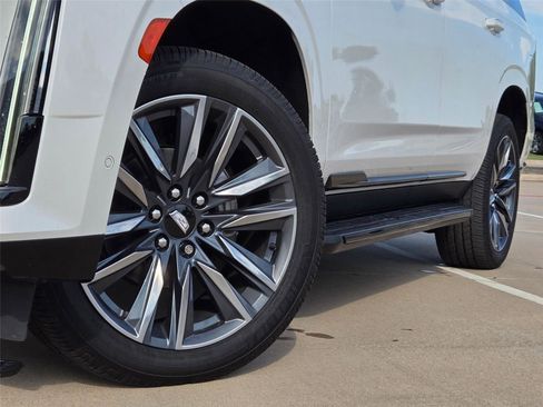 Used 2022 Cadillac Escalade Sport AWD/4WD image 8