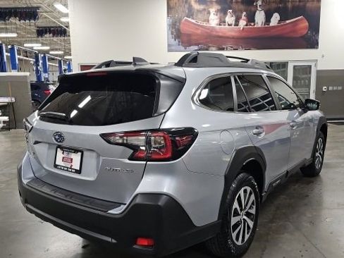 Certified 2025 Subaru Outback Premium w/ Popular Package #1A image 7