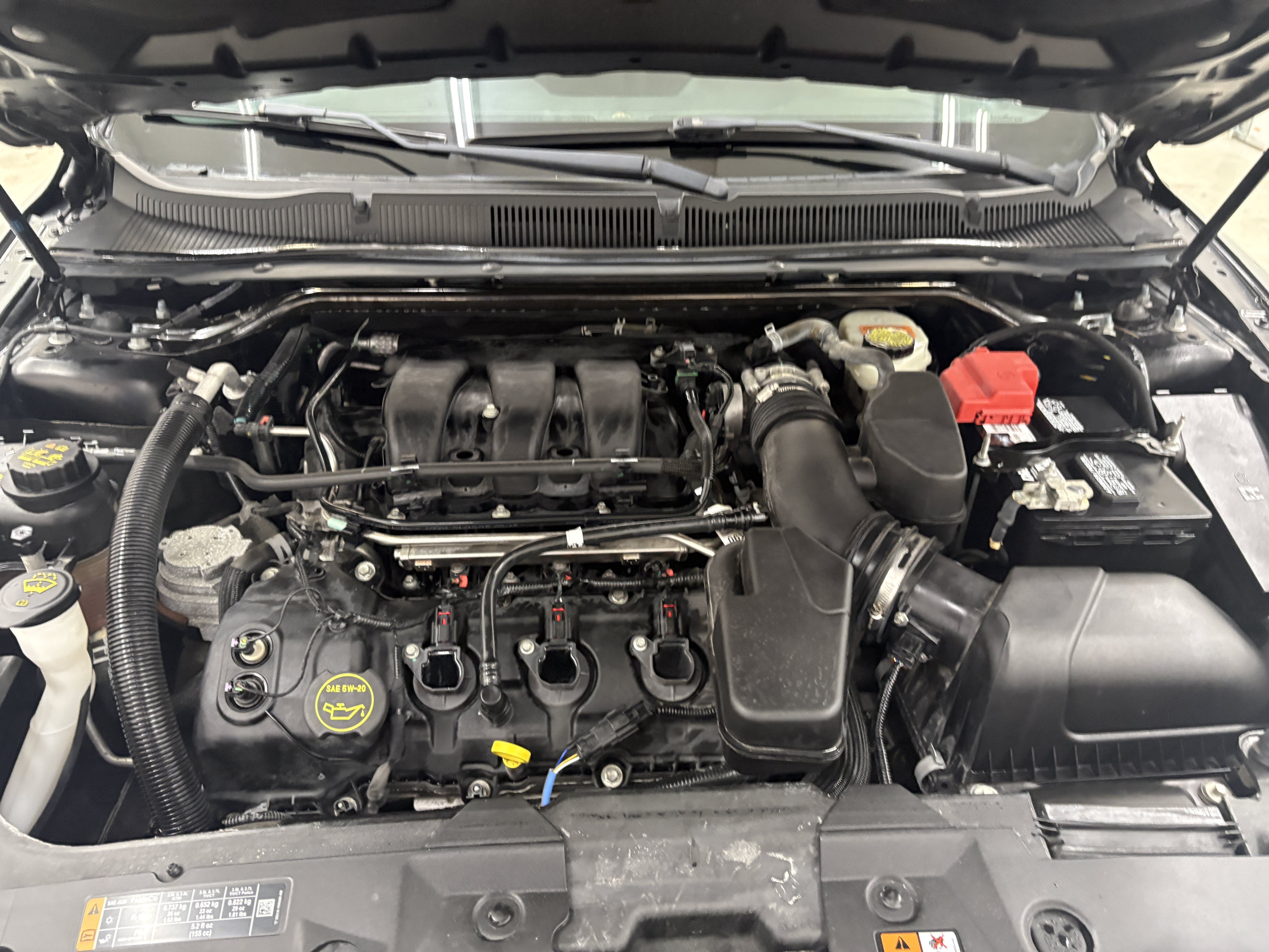 Used 2015 Ford Taurus SEL FWD image 9
