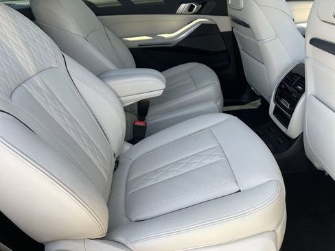 Used 2026 BMW X7 M60i image 14