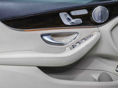 Used 2017 Mercedes-Benz C 300 Sedan image 22