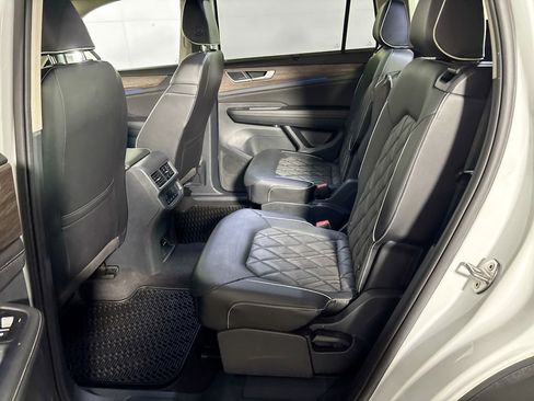Used 2024 Volkswagen Atlas SEL Premium R-Line AWD/4WD image 21