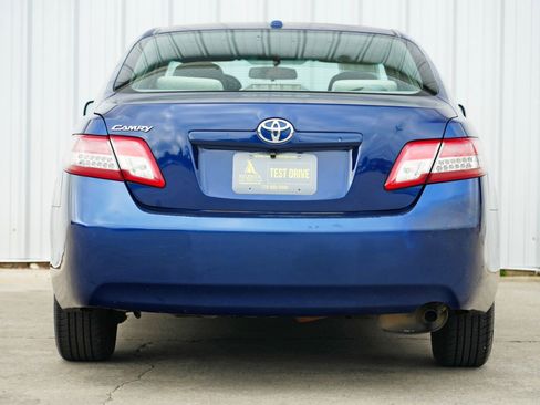 Used 2010 Toyota Camry image 10