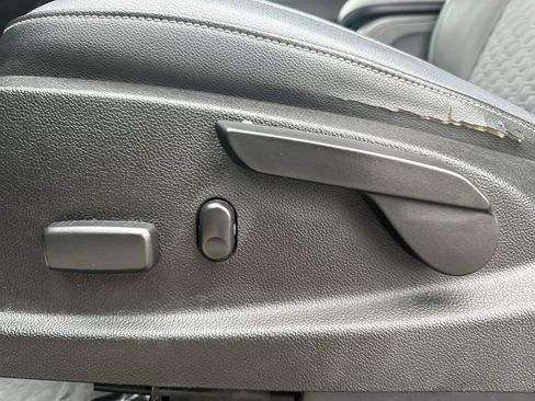 Used 2016 Chevrolet Colorado Z71 image 12