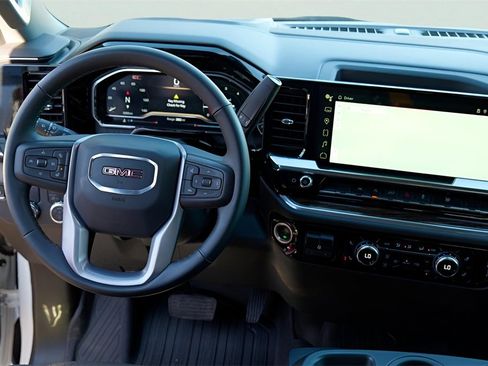 New 2025 GMC Sierra 1500 Elevation image 24