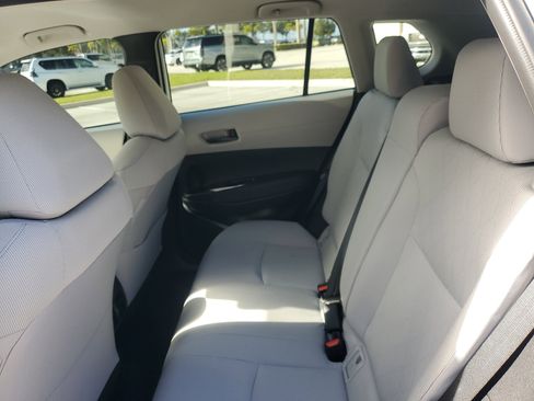 Used 2024 Toyota Corolla Cross L image 11