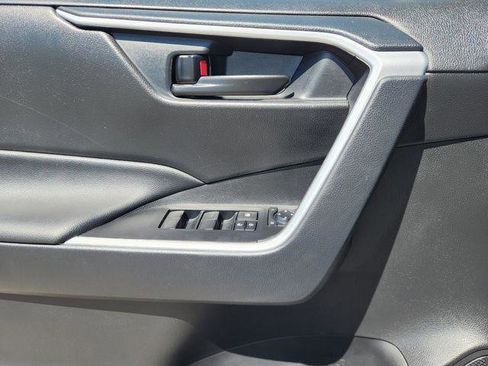 Certified 2025 Toyota RAV4 LE image 21