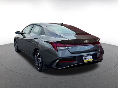 Used 2025 Hyundai Elantra SEL image 11