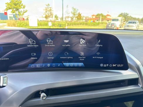 Used 2026 Cadillac Vistiq Luxury image 26