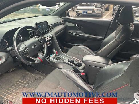 Used 2019 Hyundai Veloster 2.0 Premium FWD image 2