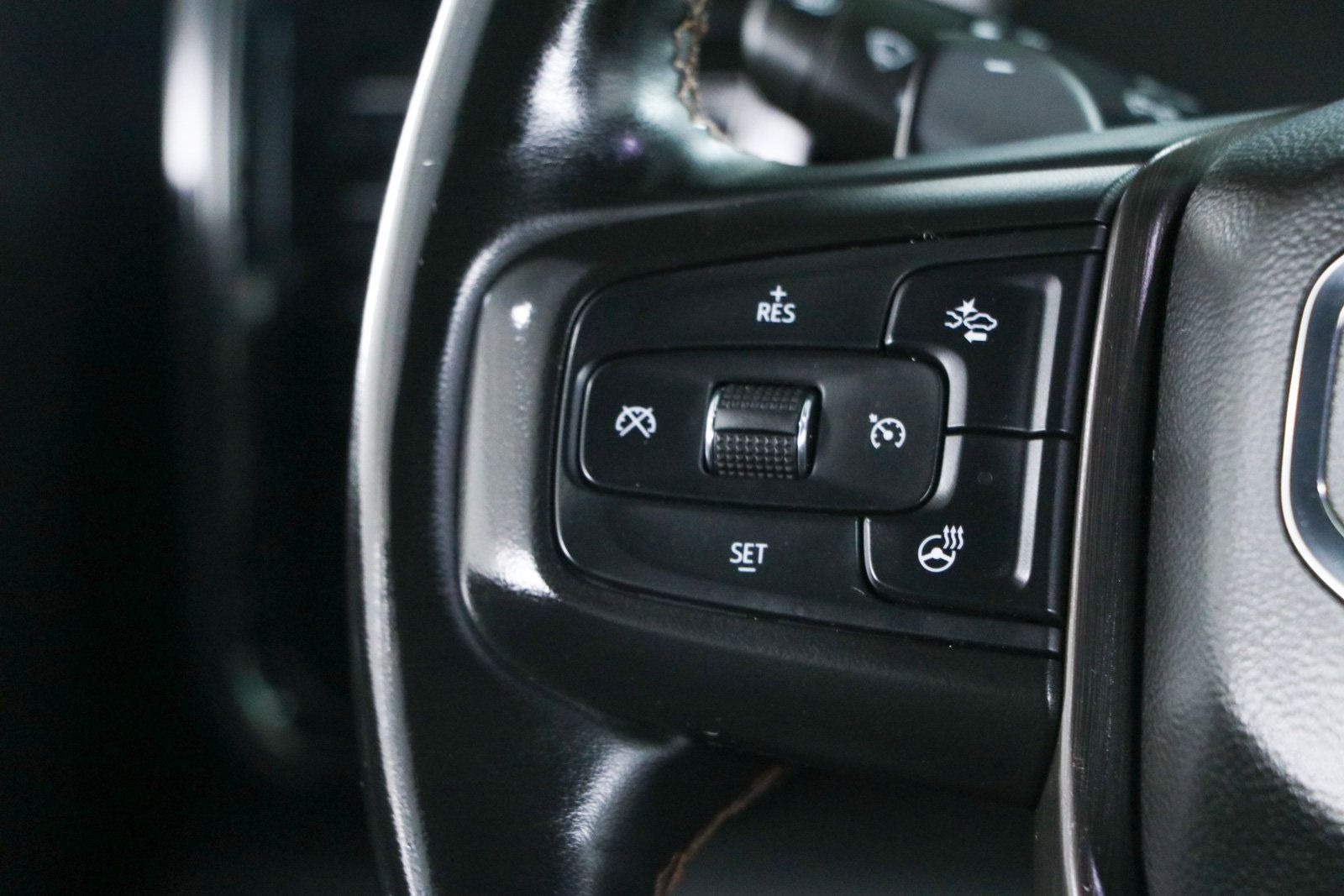 Used 2023 GMC Sierra 1500 AT4 w/ Technology Package AWD/4WD image 14
