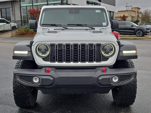 Used 2025 Jeep Wrangler Unlimited Rubicon AWD/4WD image 3