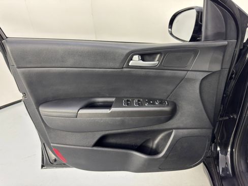 Used 2021 Kia Sportage S image 34