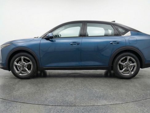 Used 2025 Kia K4 LXS image 5