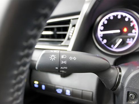 Used 2021 Toyota Camry SE image 22