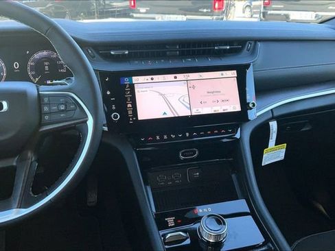 New 2026 Jeep Grand Cherokee image 7