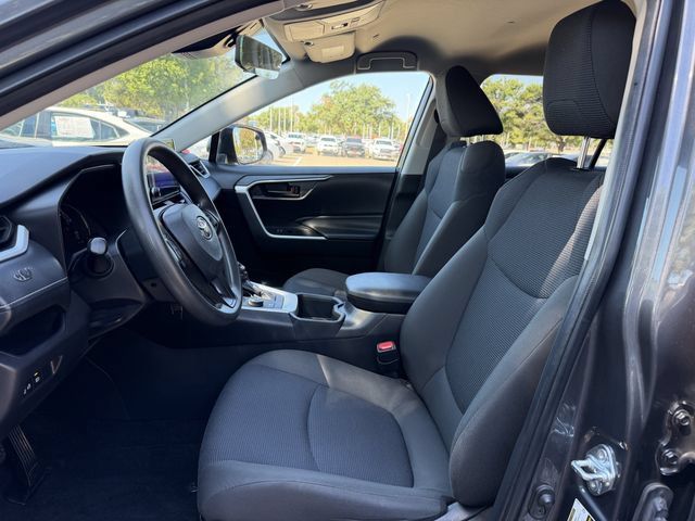 Used 2025 Toyota RAV4 LE AWD/4WD image 22