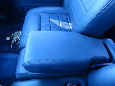 Used 2000 Lincoln Town Car Signature image 26