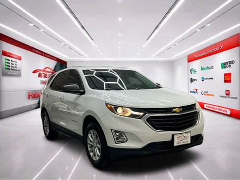 Used 2020 Chevrolet Equinox LS w/ LS Convenience Package AWD/4WD image 2