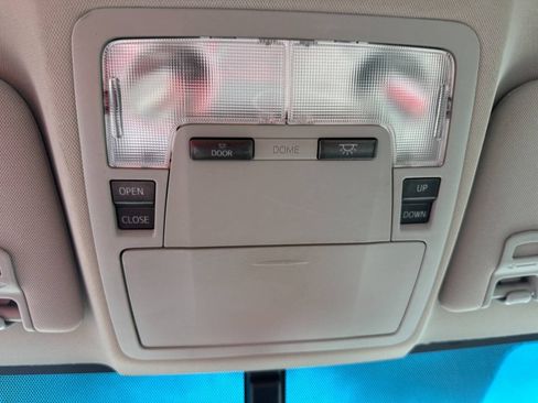 Used 2013 Toyota Avalon XLE Touring FWD image 25