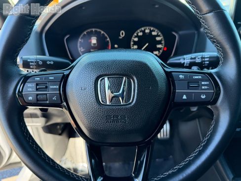 Used 2025 Honda Civic Sport image 32