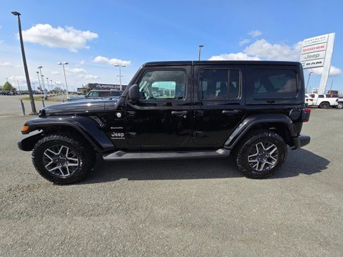Certified 2024 Jeep Wrangler Unlimited Sahara AWD/4WD image 6