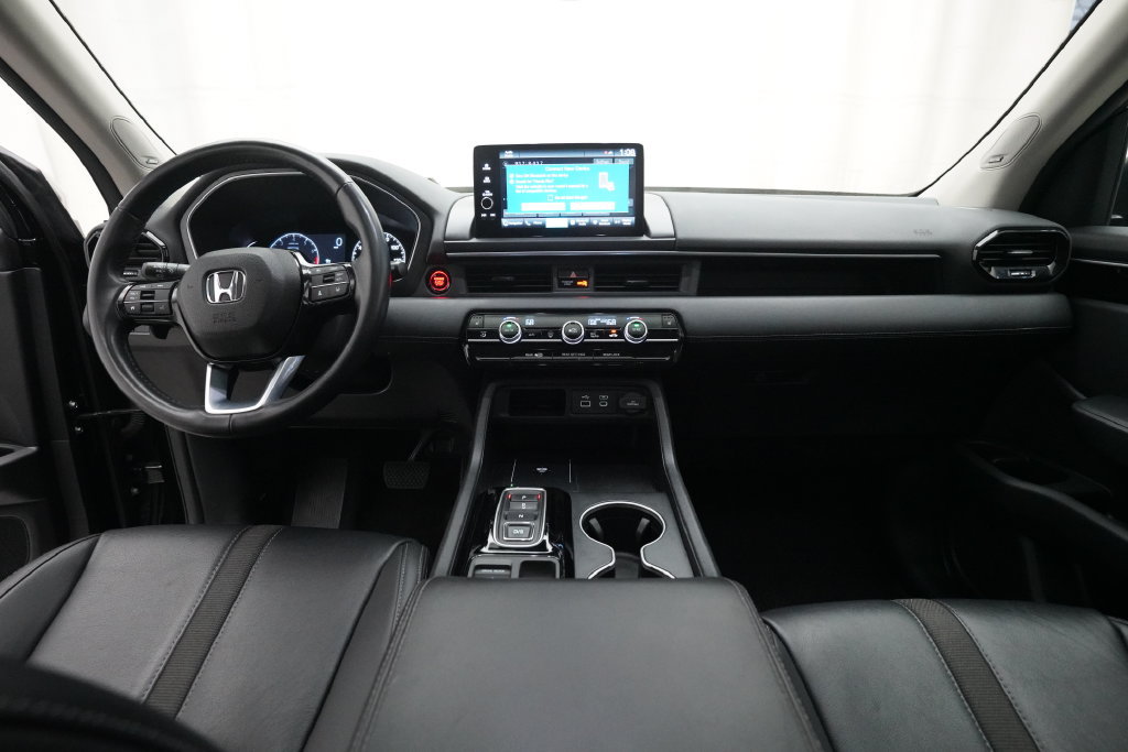 Used 2023 Honda Pilot Touring image 5