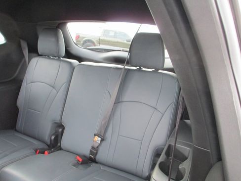 Certified 2023 Buick Enclave Essence w/ Experience Buick Package image 19