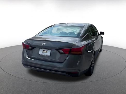 Used 2025 Nissan Altima 2.5 SV FWD image 14
