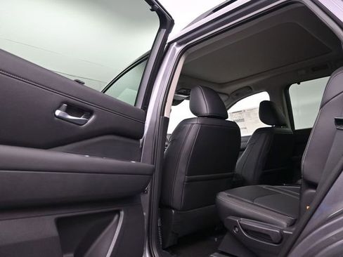 New 2026 Nissan Pathfinder SL w/ SL Premium Package image 13