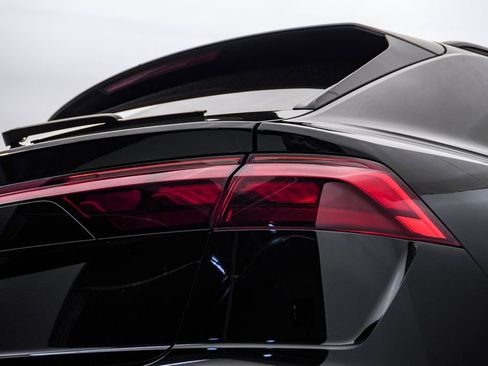 Used 2024 Audi SQ8 Prestige image 13