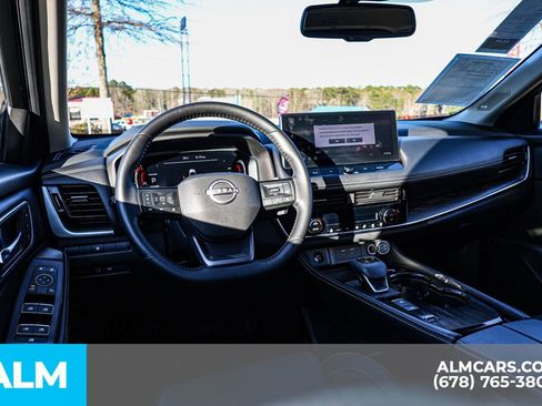 Used 2025 Nissan Rogue Platinum FWD image 24