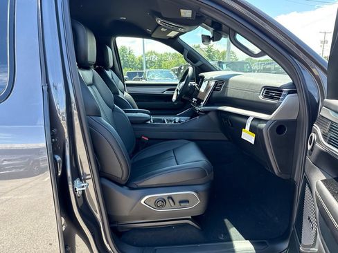 New 2026 Jeep Grand Wagoneer Limited AWD/4WD image 31