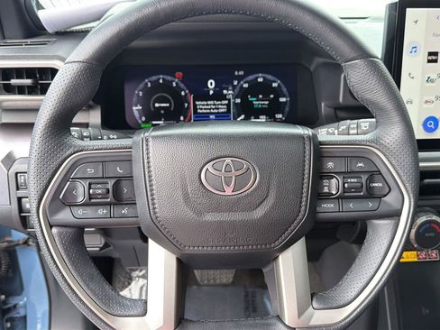 Used 2025 Toyota 4Runner TRD Off-Road Premium AWD/4WD image 21