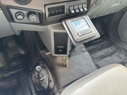 Used 2021 Ford F750 2WD Regular Cab Super Duty image 17