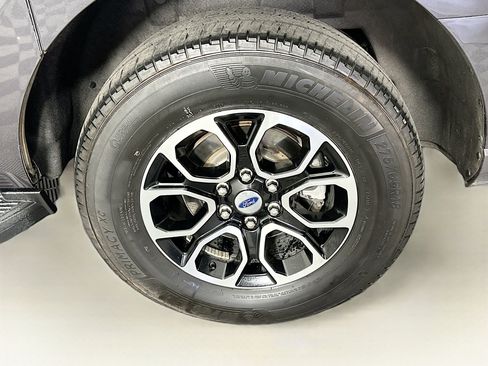 Used 2024 Ford Expedition Max XLT image 11