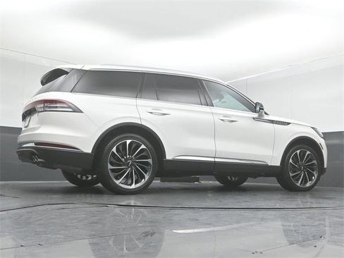 Certified 2025 Lincoln Aviator Reserve w/ Equipment Group 201A image 45