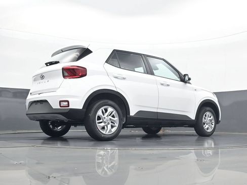 New 2026 Hyundai Venue SE FWD image 25